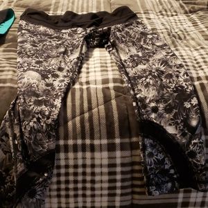 Size 8 flower lululemon leggings
